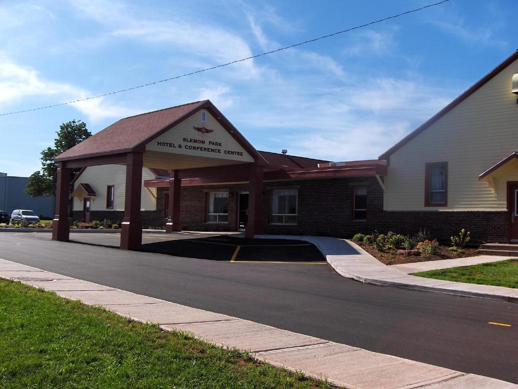 Slemon Park Hotel & Conference Centre Summerside Eksteriør billede